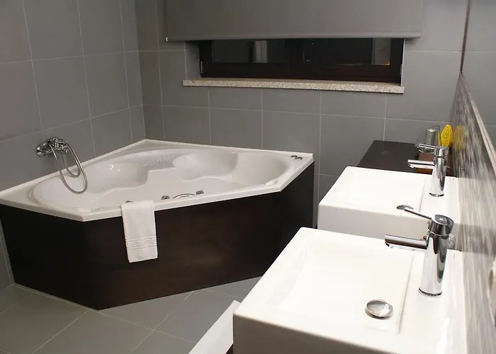 Quinta De Santo Estevao Rural 4* אגיאר דה ביירה